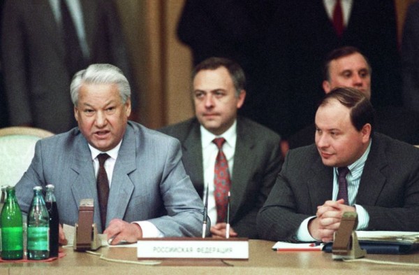 Александр Руцкой: «Расстрелом парламента в 1993-м руководили из Вашингтона» Александр Руцкой: «Расстрелом парламента в 1993-м руководили из Вашингтона»