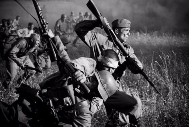 Как советские солдаты ходили в рукопашную на Великой Отечественной? 