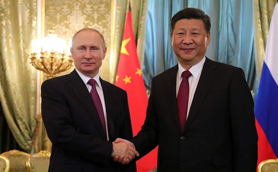 «Вызов западному миру»: Times испугалось улыбок Путина и Си Цзиньпина
