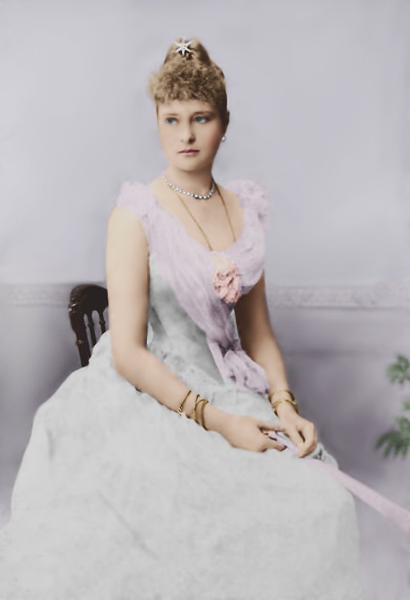Александра фёдоровна жена Николая 2 в молодости