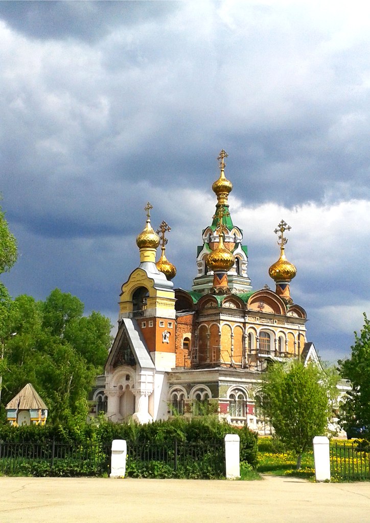 Чапаевск самарская область. Храм преподобного Сергия Радонежского в Чапаевске. Храм в Чапаевске Самарская область. Церковь Сергия Радонежского Чапаевск Легенда. Храм в честь преподобного Сергия Радонежского Самара.