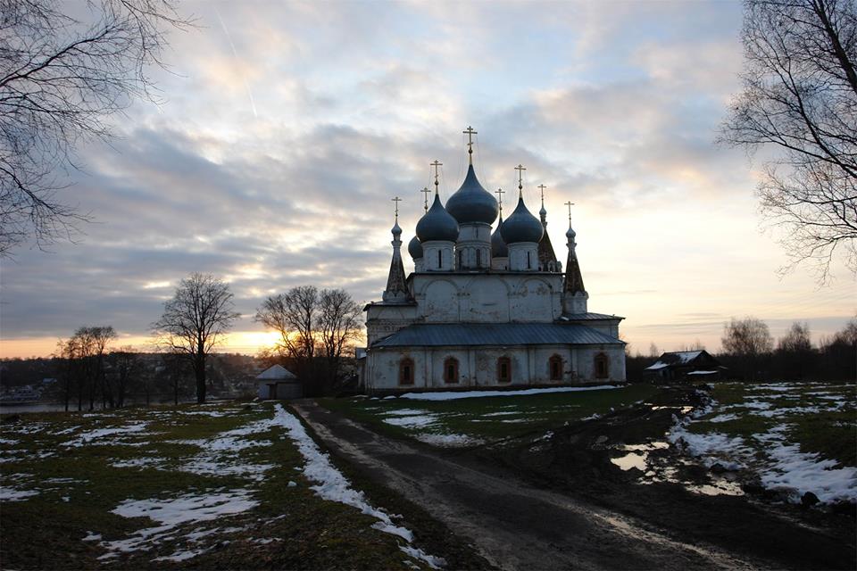 Крестовоздвиженский храм в Тутаеве