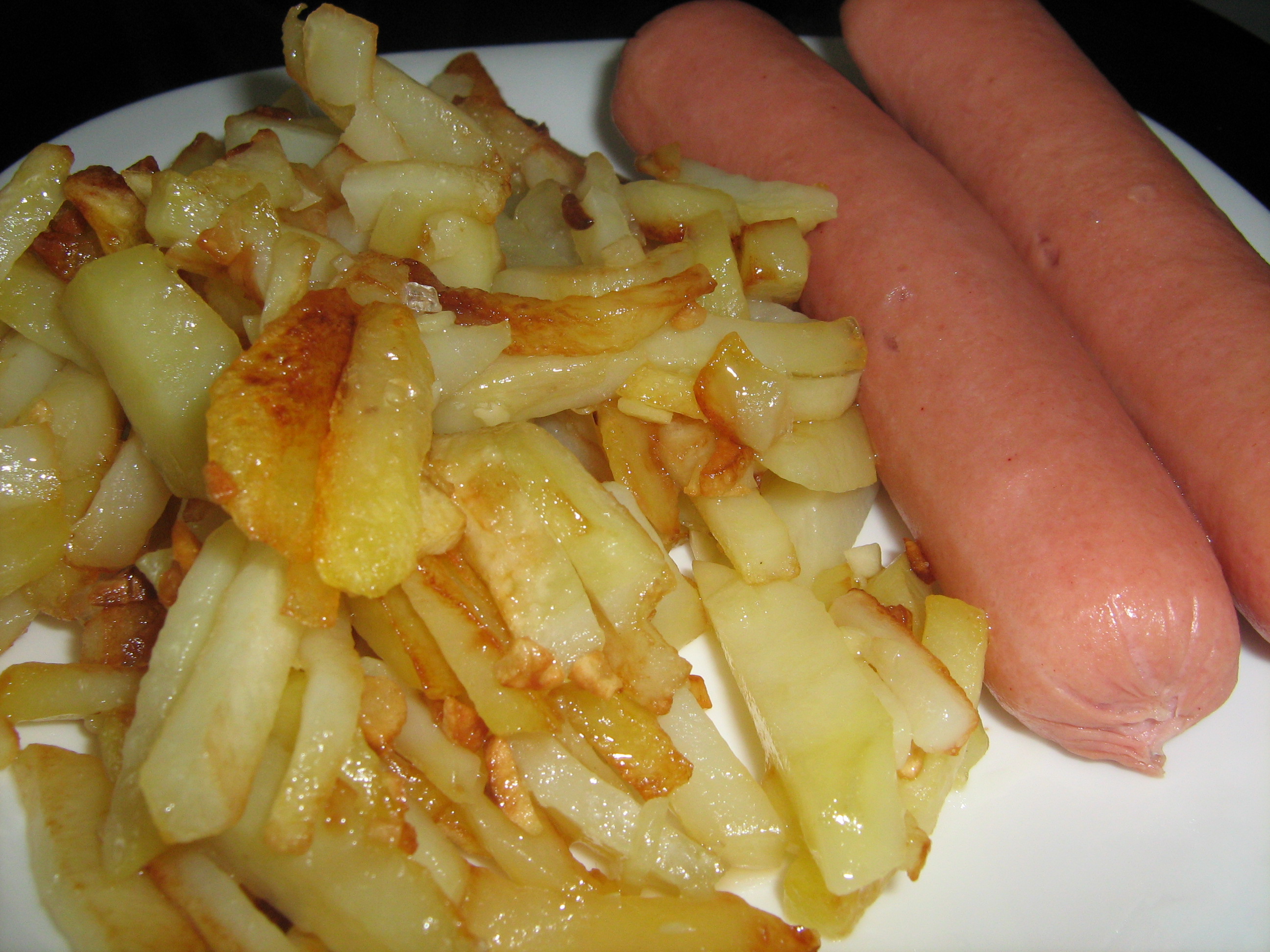 Жареная картошка с колбасой