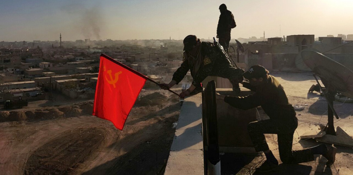 red_flag_over_raqqa.jpg