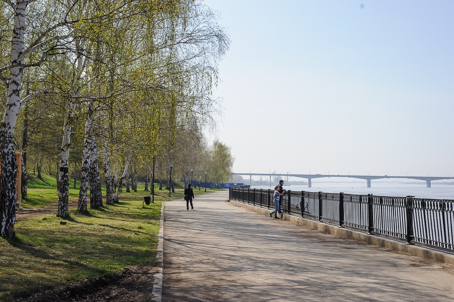 Пермь набережные челны. Пермь весной Кама. Пермский край набережная. Набережная Пермь Весна. Апрель 2020 Пермь набережная.