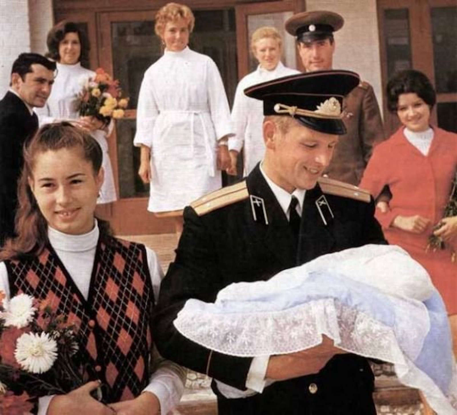 Семья в советское время. Советские люди. Советская семья. Счастливая семья СССР. Счастливые советские люди.