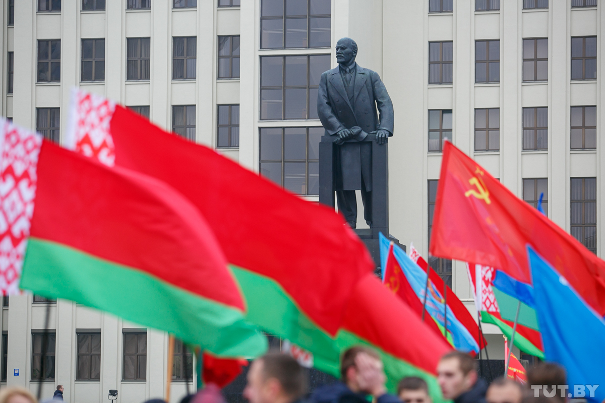 4 ноября рб. День Октябрьской революции Беларусь. 7 Ноября в Беларуси. Октябрьская революция в Беларуси. Лукашенко 7 ноября.