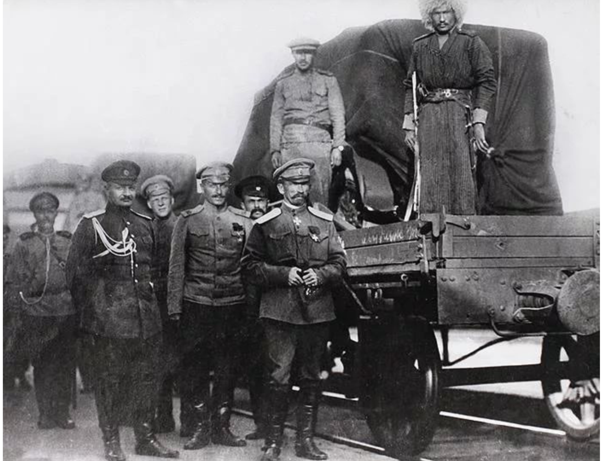 Приезд генерала. Л Г Корнилов в 1917. Генерал Корнилов 1917. Корнилов генерал белой армии.
