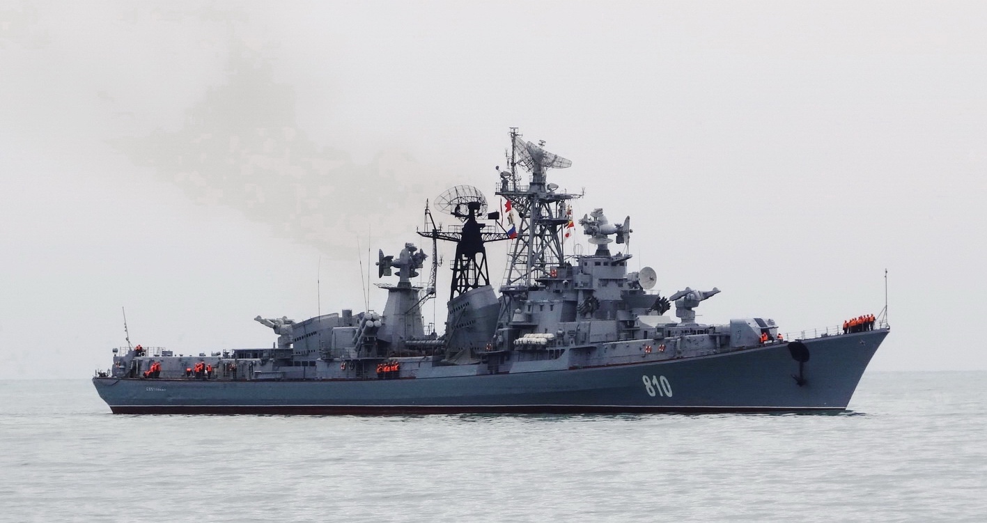 Две корабельные группы Черноморского флота начали учения в Средиземном море