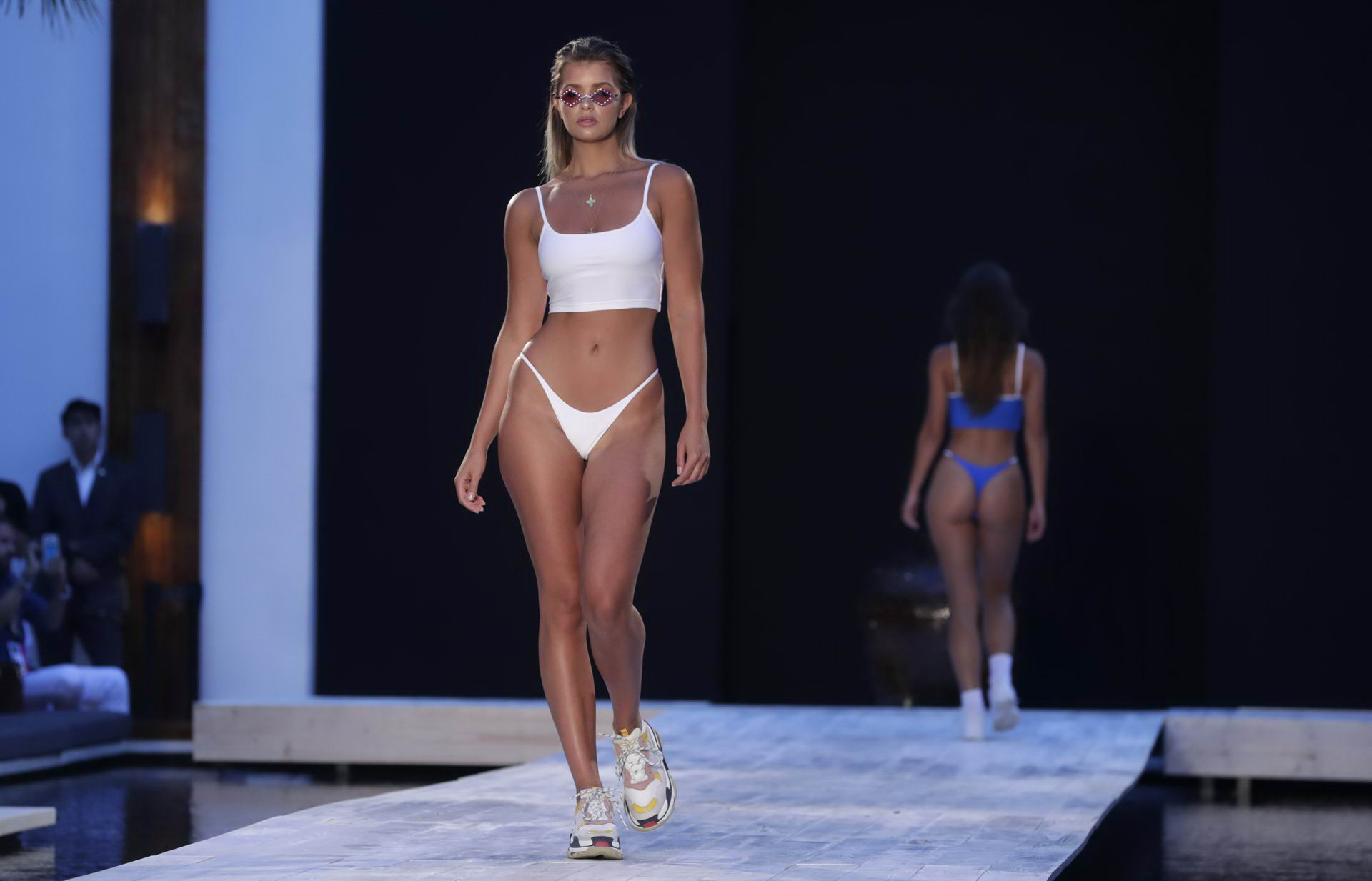 Модель маи. Miami Swim week 2018 модели. Miami Swim Runway 2018имена моделей. Показ бикини 2018 Майами. Стефани Райнер показ Нижнего белья.