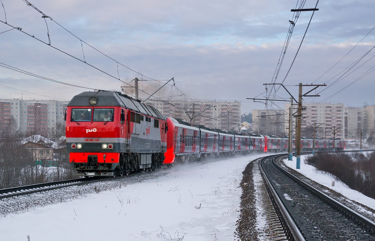 Электричка ивановская. Тэп70бс с ласточкой. Тэп70бс с электропоезд. Тэп70бс с Сапсаном. Ласточка с тепловозом ТЭП 70.