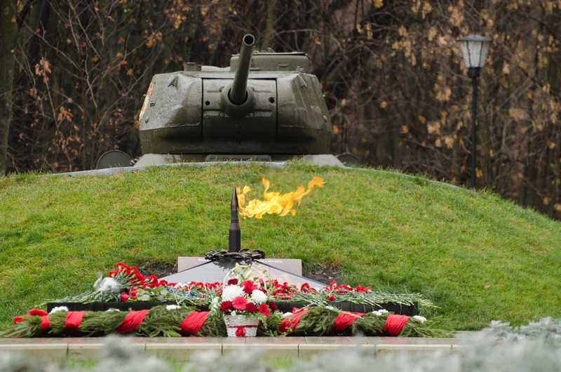 Погода первый воин орловская. Мемориал танкистов Мценский. Мемориальный комплекс танкистам-первогвардейцам. Мемориальный комплекс танкистам гвардейцам Мценский район. Мценск мемориал танкистам.