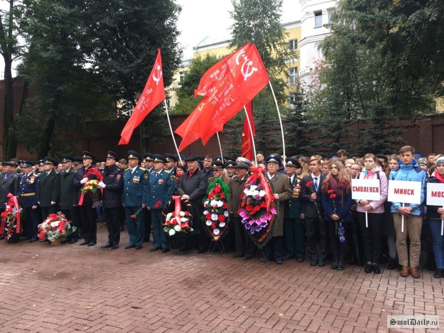 Историческая песня солдаты освобождают смоленск. Освобождение Смоленска. Митинг освобождение Смоленщины сценарий. Рославль день освобождения Смоленщины.