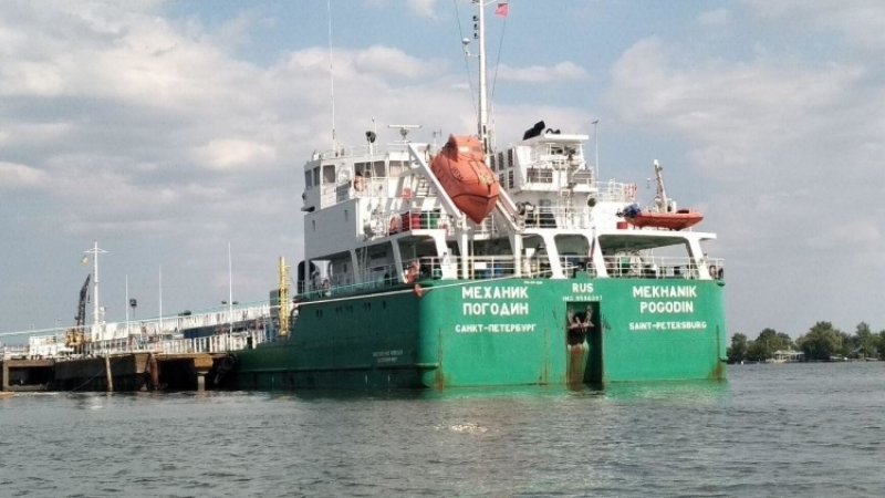 Пьяный украинец протаранил танкер "Механик Погодин"