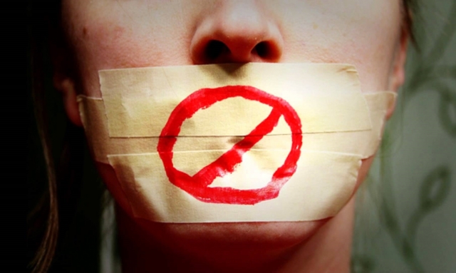 «Не сахарные»: Минкомсвязи против наказания за оскорбления властей в сети