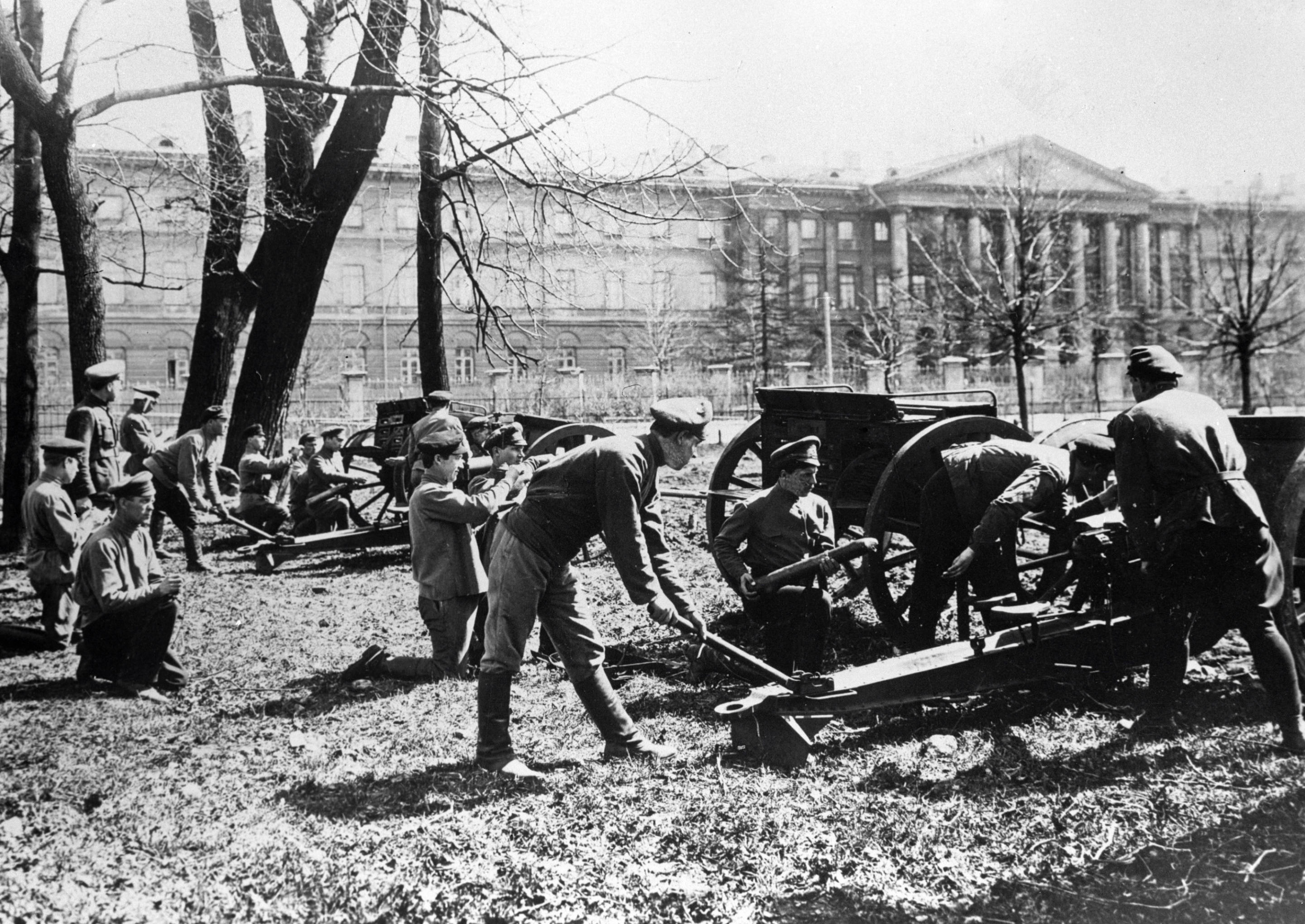 Гражданское наступление. Петроградская оборона 1919. Гражданская война в Петрограде. Петроград 1919 год. Северо-Западная армия Генерала Юденича.