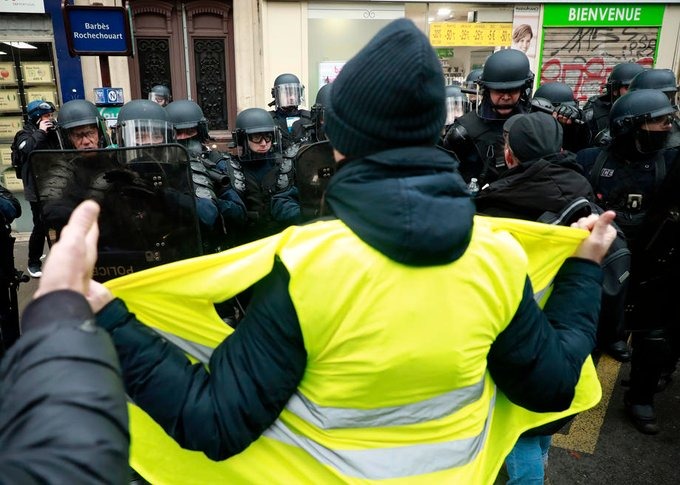 5 декабря Франция начала жить в режиме массовой забастовки.