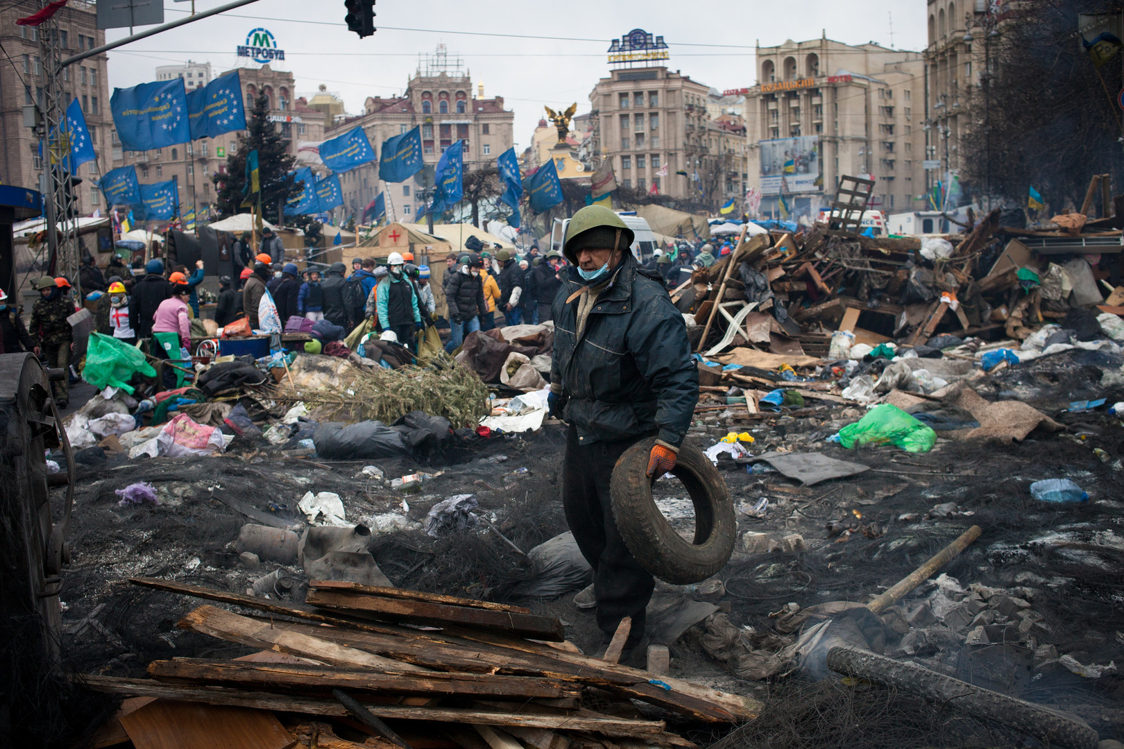 События 2014. Майдан 2014 года на Украине. Майдан в 2014 Украине разруха. Киев разруха после Майдана.