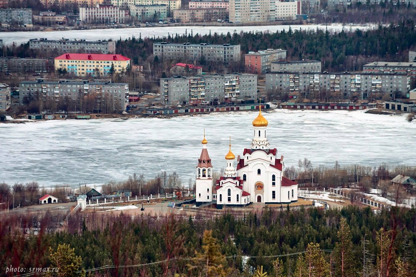 Свято вознесенский мончегорск. Свято Вознесенский кафедральный собор Мончегорск. Храм в городе Мончегорск Мурманской области. Храм в Мончегорске официальный сайт. Храм Мончегорск зимой.