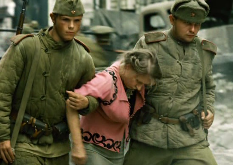 Безымянная – одна женщина в Берлине военный Германия, 2008. Советские солдаты - насильники. Насилие немецких солдат в фильмах. Двое про войну