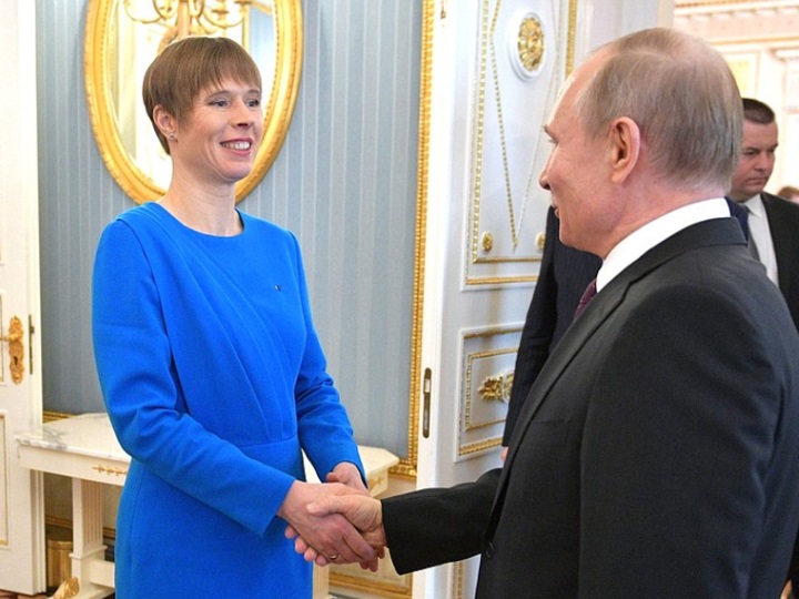 Президент Эстонии после встречи с Путиным захотела закрыть русские школы
