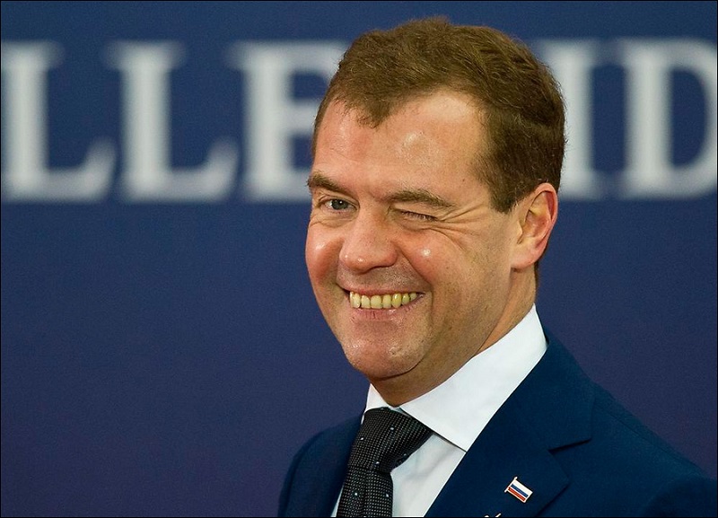 Тайное стало явным. Медведев признался: в кипрских оффшорах «крутились» государственные деньги. %D0%BC%D0%B5%D0%B4%D0%B2%D0%B5%D0%B4%D0%B5%D0%B2%2520%281%29