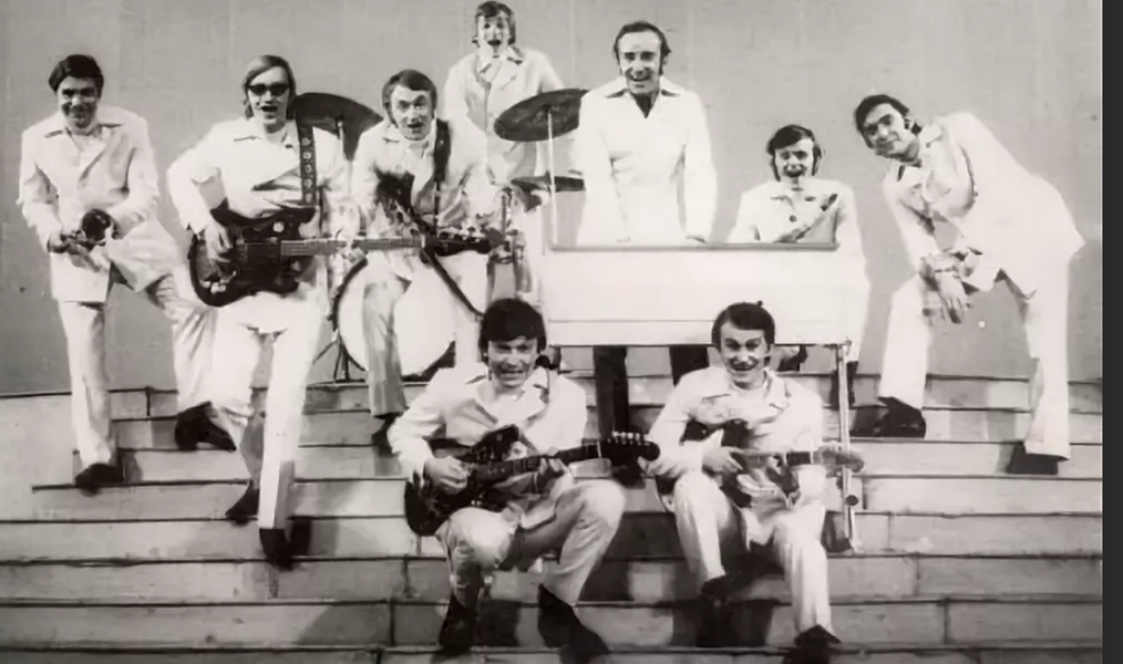 Группа свои ребята. Группа весёлые ребята (ВИА). ВИА Веселые ребята 1971