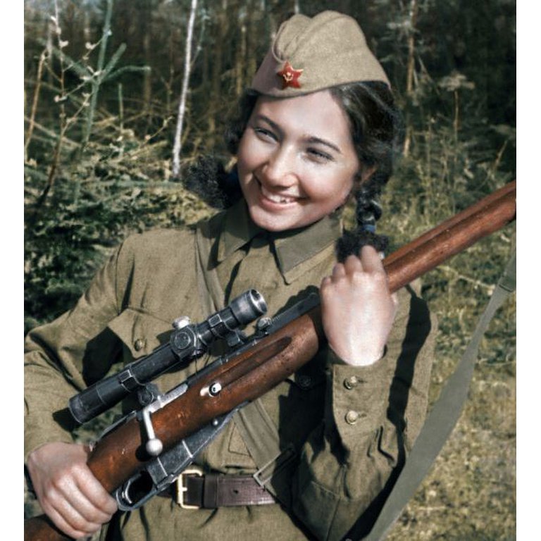 Зиба Ганиева — участник Великой Отечественной войны, радист, снайпер, разведчик. 