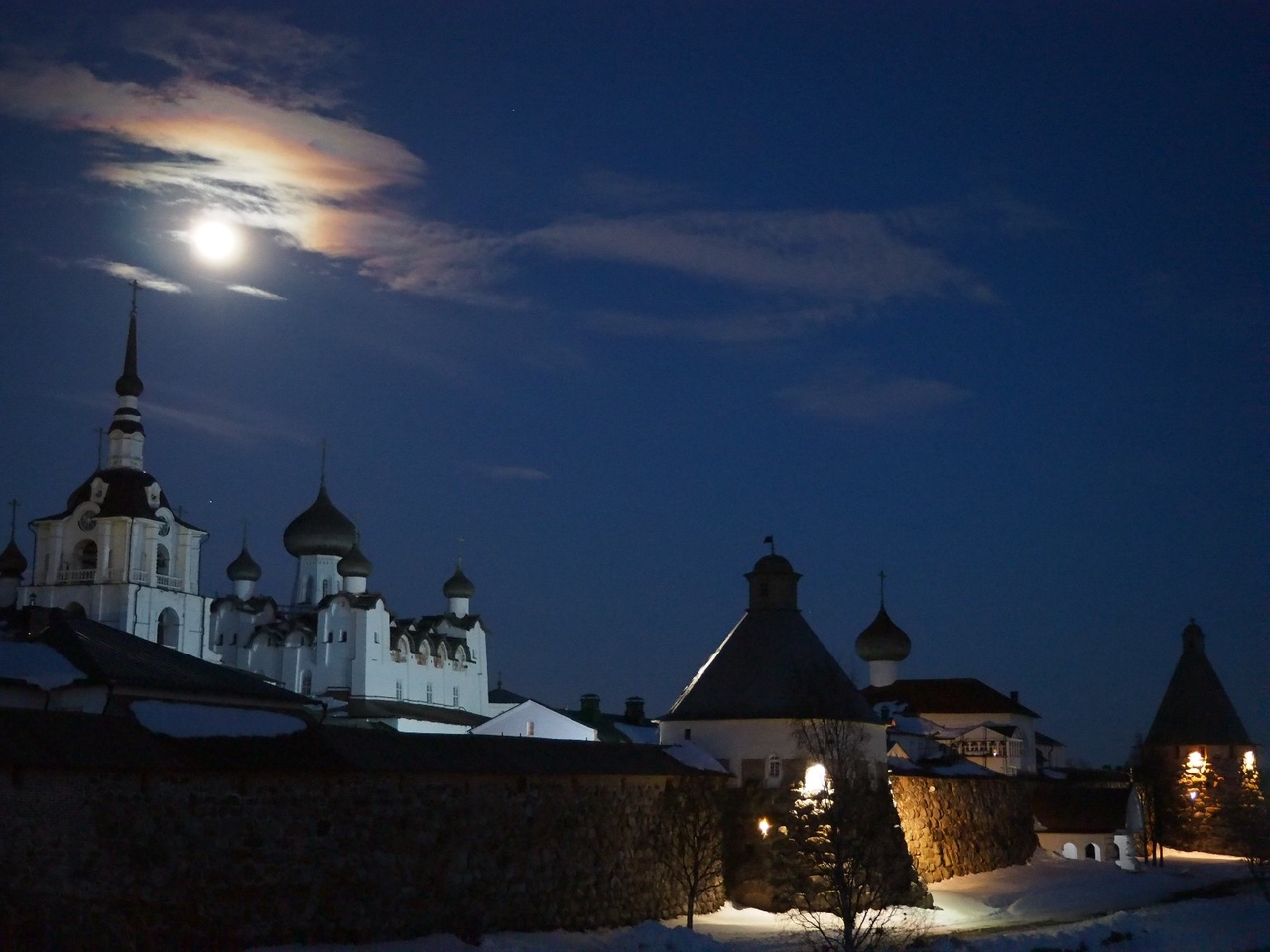 Архангельск ночью храм