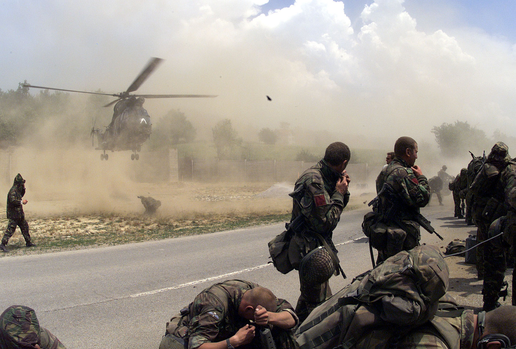 Боевые действия сегодня рутубе. Косово Сербия конфликт 1999. Армия Косово 1999. Косово военный конфликт 1999.