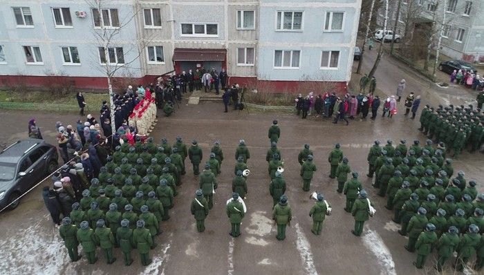 Под Смоленском провели парад для одного ветерана