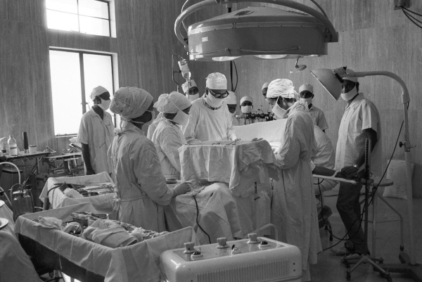 Первая операция в истории. Советская Операционная. Операционная в госпитале.