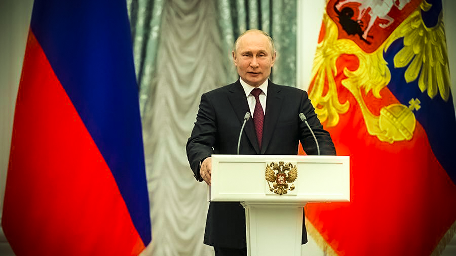 Путин наградил российского ветерана за сбор денег