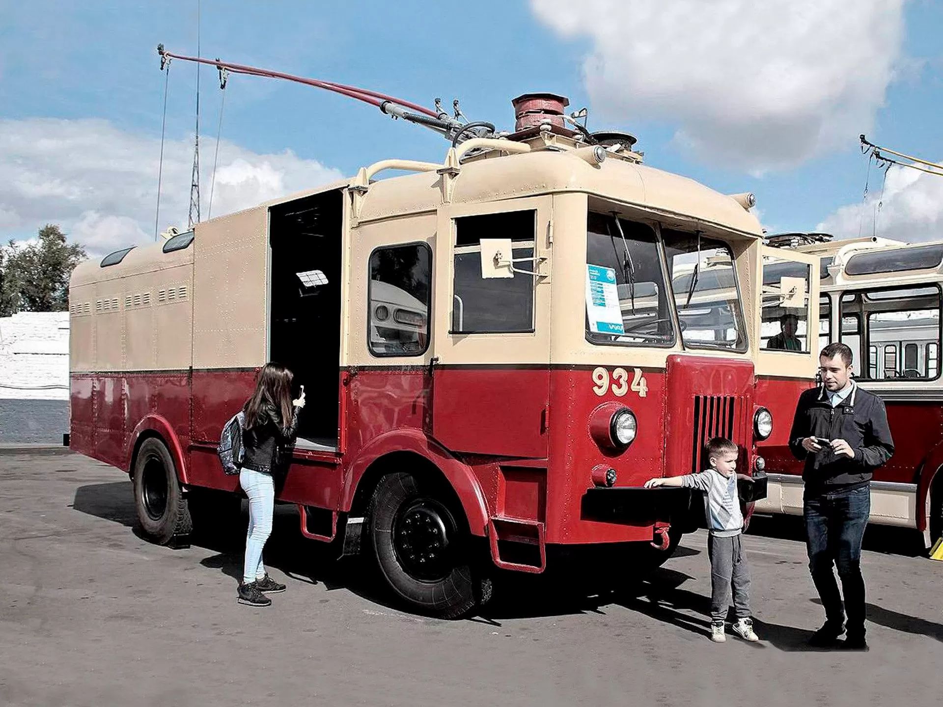 Были гибридами до того, как это стало мейнстримом: история советских троллейвозов