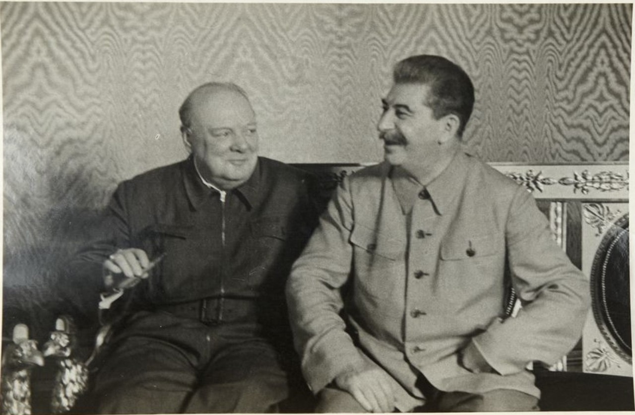 Сталин переговоры. Черчилль и Сталин. Черчилль в Москве 1942. Уинстон Черчилль Черчилль Сталин. Уинстон Черчилль 1944.
