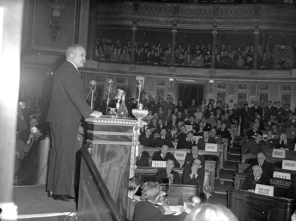 Сталин оон. Парижская Мирная конференция 1946. Конференция Париж 1946. Молотов в ООН. Парижская конференция 1947.