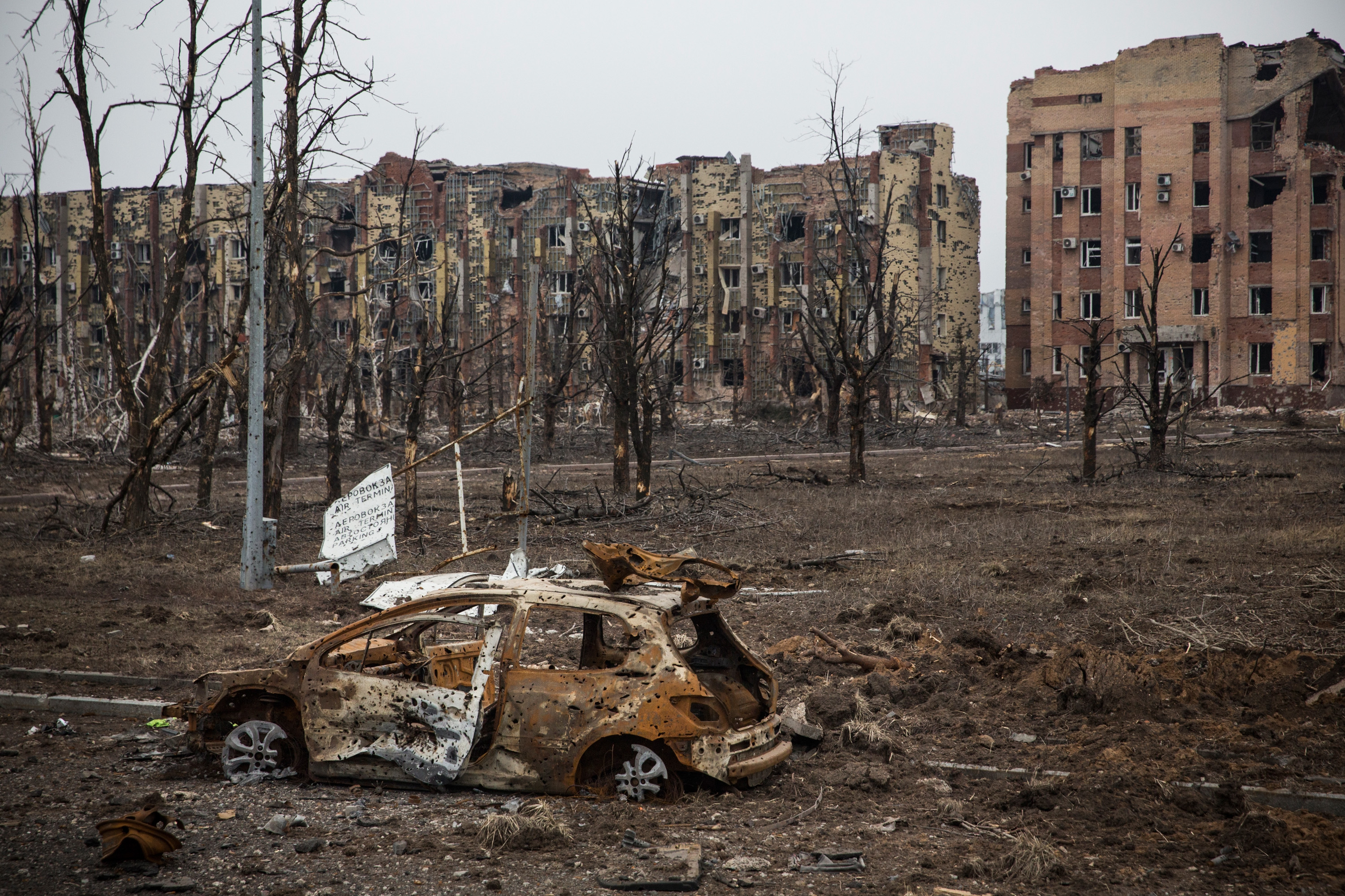 Разрушенный донецк. Донбасс и Луганск разрушенные города в 2014. Донбасс до войны 2014.