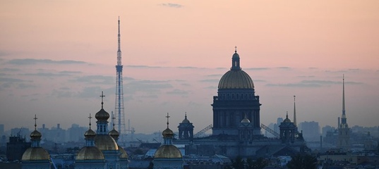 Власти Санкт-Петербурга ввели режим полной изоляции для жителей.
