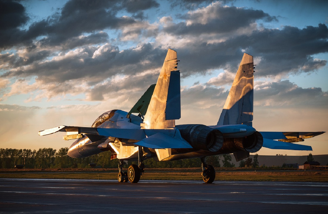 Какие есть истребители. Иркутский авиационный завод Су-30см. Истребитель Су-30см ВКС России. Су-30 см ВВС РФ. Су-30 самолёт.