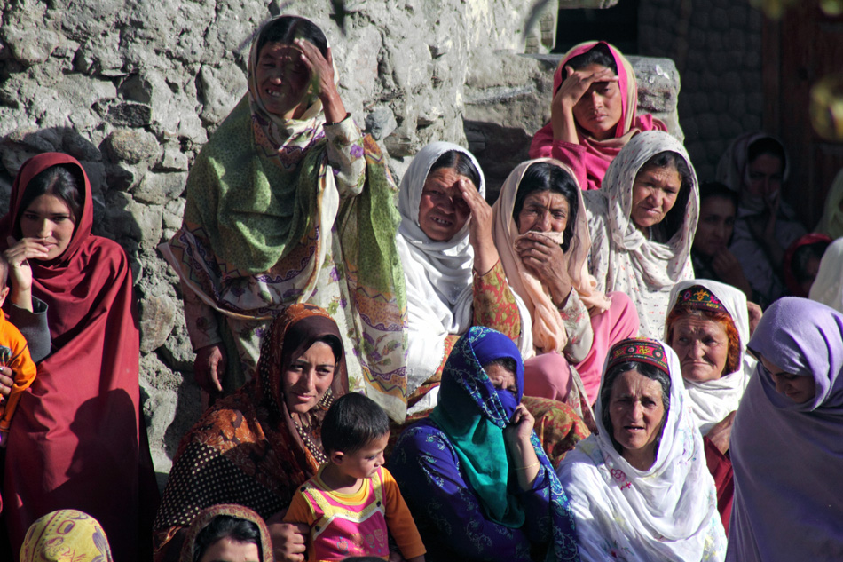 Пакистан племя хунзах. Племя Хунза Пакистан. Женщины племени Хунза. Хунзы (буриши, хунзакуты). Народ Хунза долгожители.