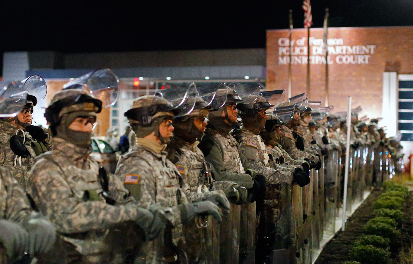 Конец сша. Covid 2019 США. Военный город в США. Армия США В городе. Армия США на улицах.