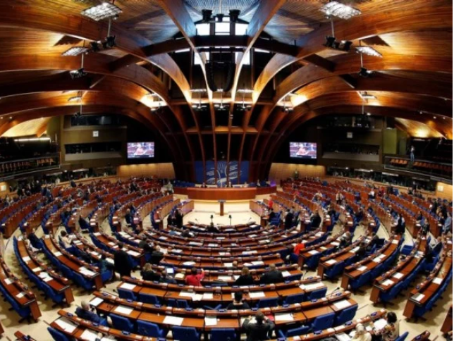 Совет Европы хочет влезть в процесс внесения поправок в Конституцию РФ