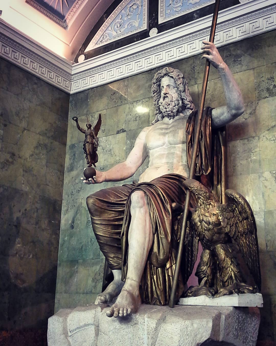 Юпитер это бог. Скульптура Фидия Зевс. Статуя Зевса в Эрмитаже Фидий. Зевс Фидий Эрмитаж. Скульптура Фидия Зевс Олимпийский.