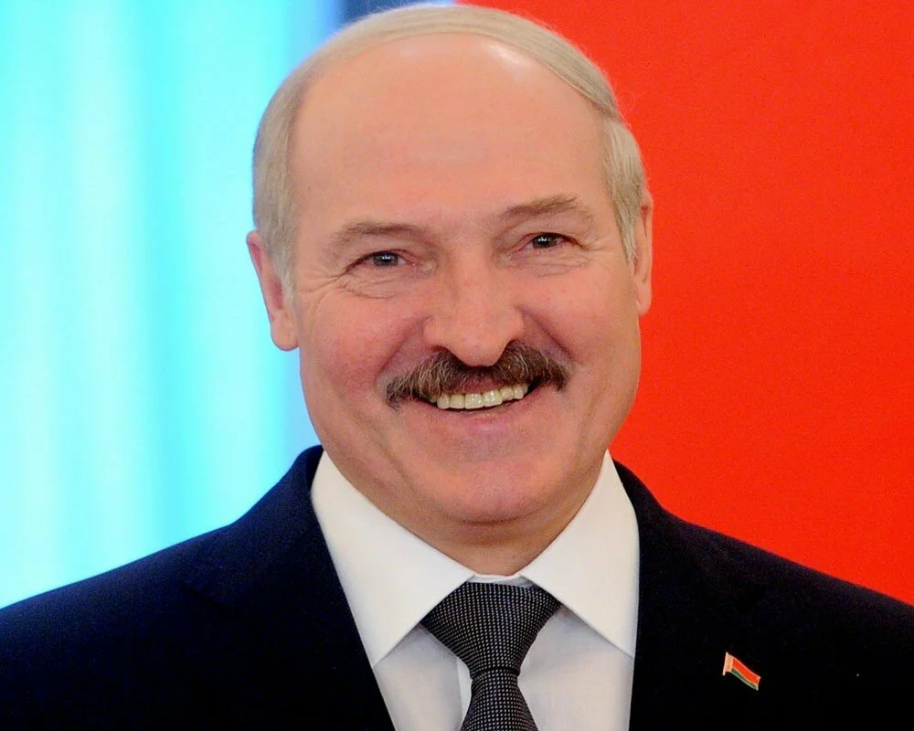Почему "Батьке" все должны?