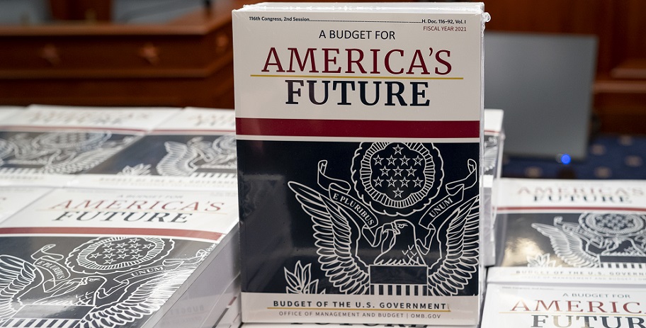 Фискальный коллапс: США нарастили дефицит бюджета в 100 раз.