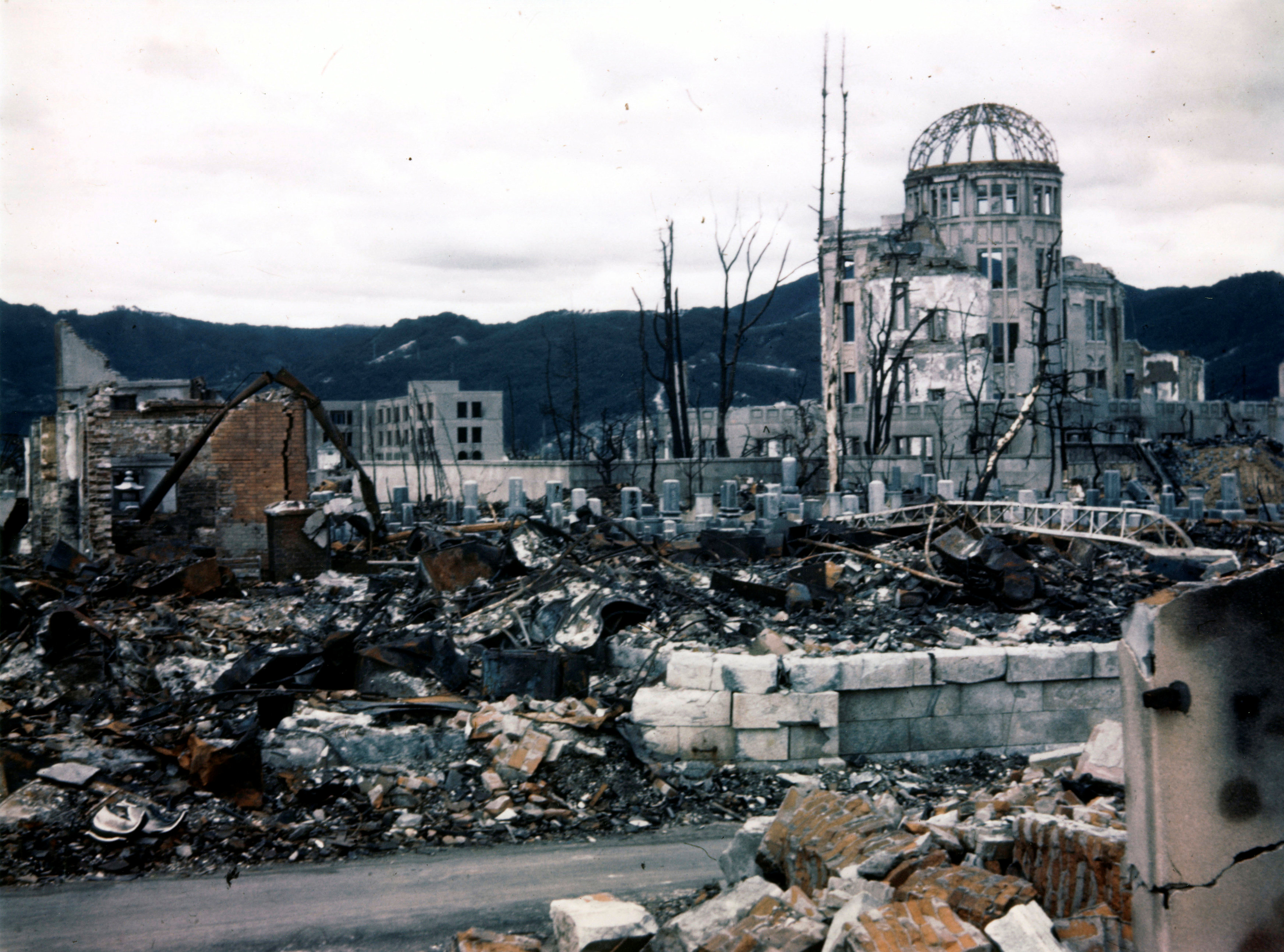 Разрушения от ядерного взрыва. Япония 1945 Хиросима и Нагасаки. Бомбардировка Хиросимы и Нагасаки.