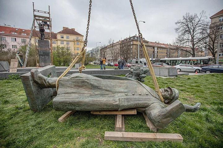 Поляки, как и чехи, перестанут смеяться: РФ приготовила ответ за «исторические провокации»