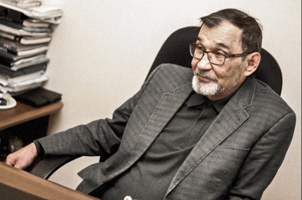 БУЛАТ КАЛМАНТАЕВ: ПЕРВЫЙ НЕРУКОПОЖАТНЫЙ. ОН ЖЕ – АЛЕКСЕЙ НАВАЛЬНЫЙ