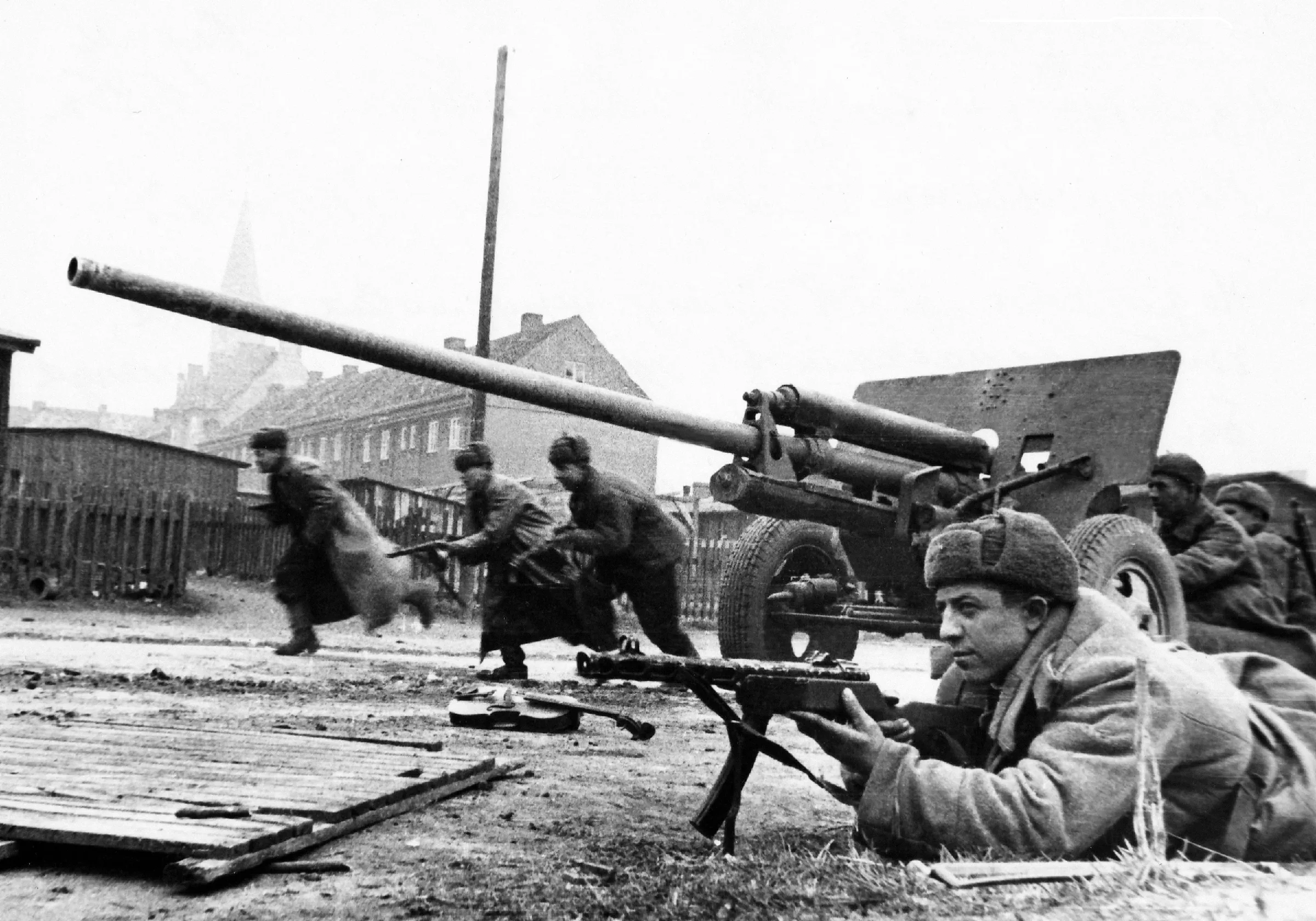 Главная крепость Рейха сдалась на 4 день. Как Василевский повторил подвиг Суворова в 1945