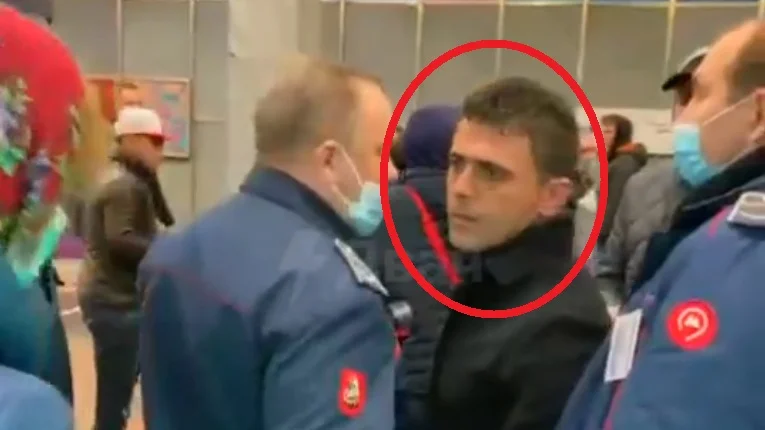 "Давай, выходи!": пассажиры московского метро дали отпор группе мигрантов